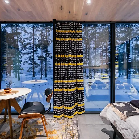 ööd Mirror At Versso * Pyhtaa