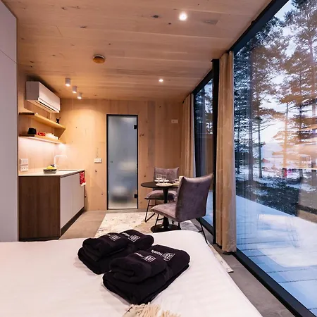 ööd Mirror At Versso *