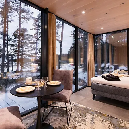 Oeoed Mirror At Versso