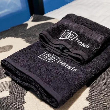 ööd Mirror At Versso Apartment Pyhtaa