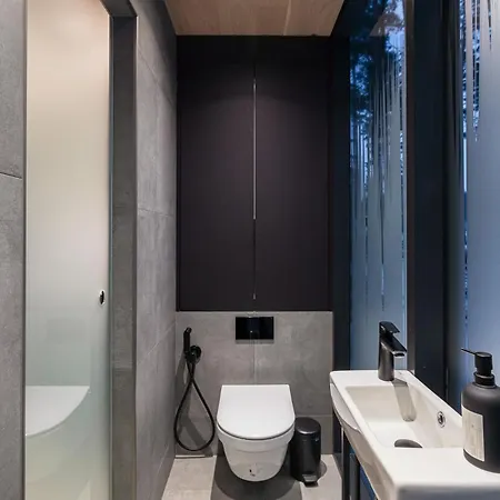 Oeoed Mirror At Versso Appartement