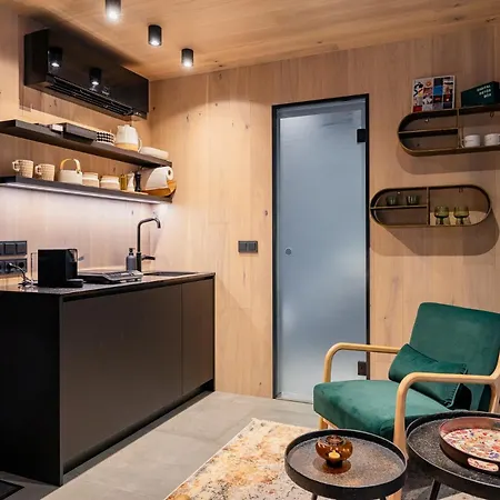 ööd Mirror At Versso *