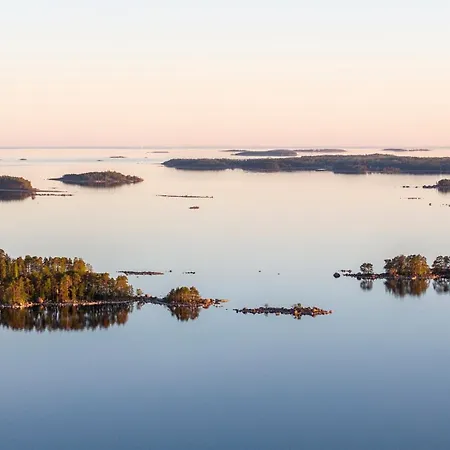 Oeoed Mirror At Versso Appartement Pyhtaa