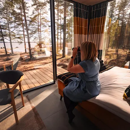 Oeoed Mirror At Versso * Pyhtaa