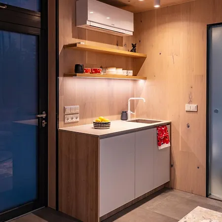 Oeoed Mirror At Versso Appartement *