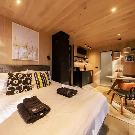 Oeoed Mirror At Versso * Pyhtaa