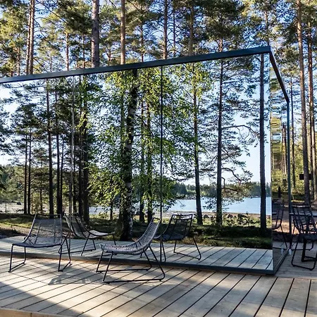 Oeoed Mirror At Versso Διαμέρισμα Pyhtaa