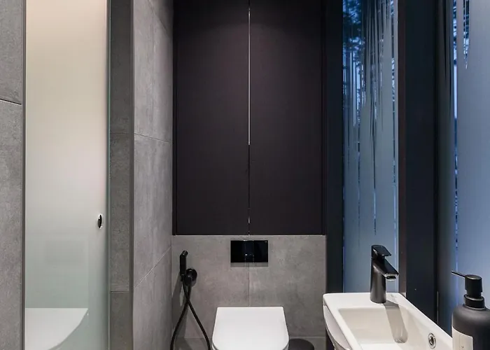 Oeoed Mirror At Versso Appartement