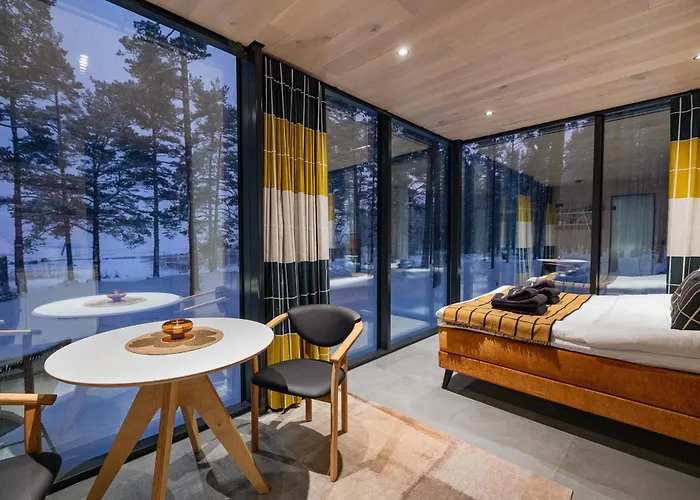 Oeoed Mirror At Versso *