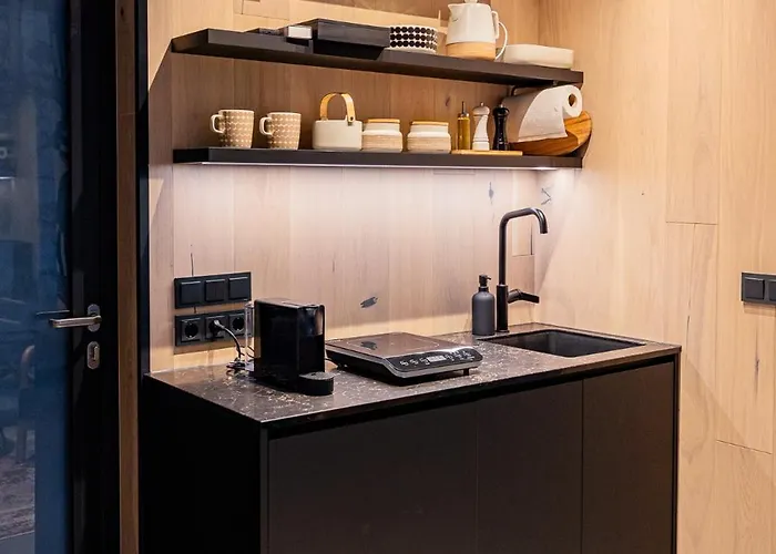 Oeoed Mirror At Versso