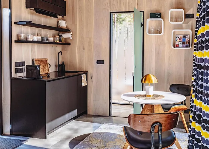 Oeoed Mirror At Versso