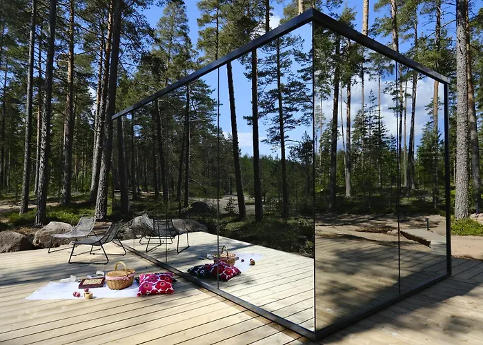 Oeoed Mirror At Versso * Pyhtaa